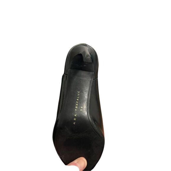 Ara Trafaluc Size 36 Black pointed toe booties/ heels - Picture 6 of 8